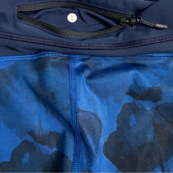 Lululemon Run Inspire Crop II Blue Watercolor Floral Print Leggings Size 8 - Picture 10 of 16